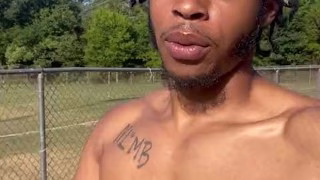 Having the time of my life moaning and cumming at a public park by businesses ??‍? subscribe OF