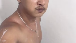 Jakol sa Cr habang naliligo, ang dami kong tam*d na nilabas hehe