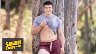 SEAN CODY – Tall & Muscular Hunk Clark Reid Loves Masturbating In Front Of The Camera