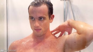 SHOWERBAIT Muscle Hunk Spreads Tight Asshole For Plumber’s Thick Pipe